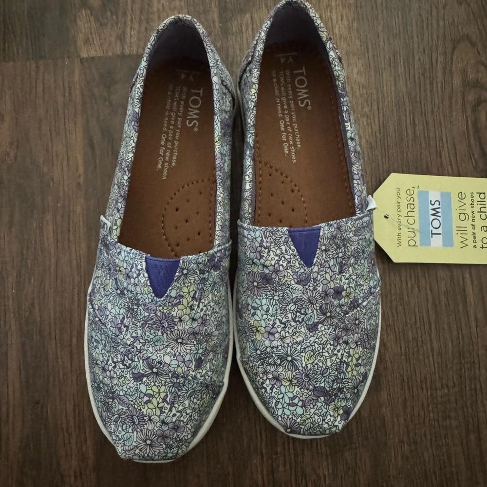 TOMS Kids Floral Sneakers - Purple and White